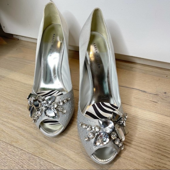 Karen Millen Designer Stiletto Bridal Heels, Silk with Rhinestones Silver party - Picture 4 of 9